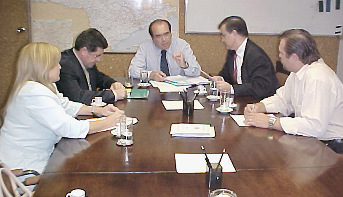  <a style='float:right;color:#ccc' href='https://www3.al.sp.gov.br/repositorio/noticia/03-2008/AudienciaSP79b hamilton.jpg' target=_blank><i class='bi bi-zoom-in'></i> Clique para ver a imagem </a>